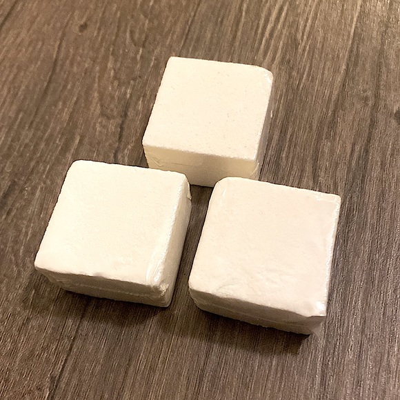NEW • Set of 3 • Fizzing Bath Tablets • Rosemary Mint Scented 🤍 - Picture 2 of 3